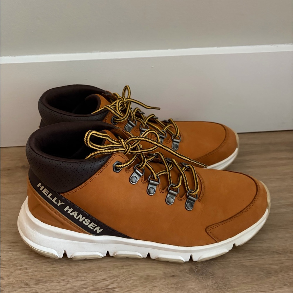 Helly Hansen Men's Tan and Black Boots